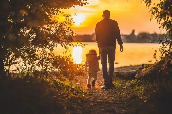 image of dad and child - parental alienation Birmingham
